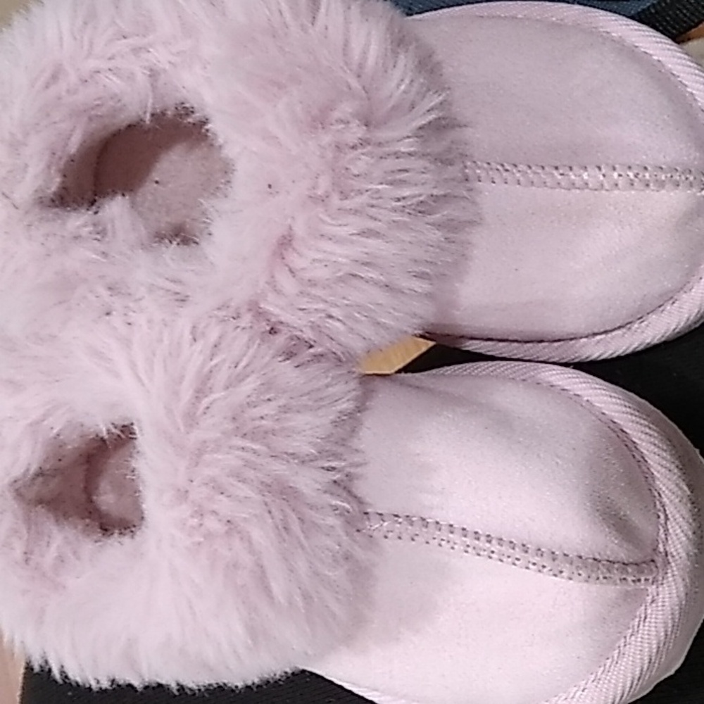 Cat & jack size 7c - Picture 2 of 3